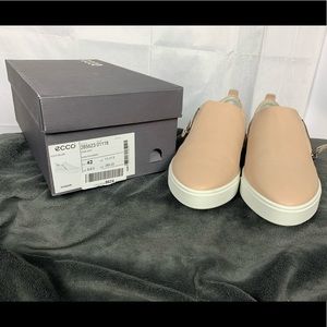 Brand new in box Ecco Gillian pointed toe sneaker
